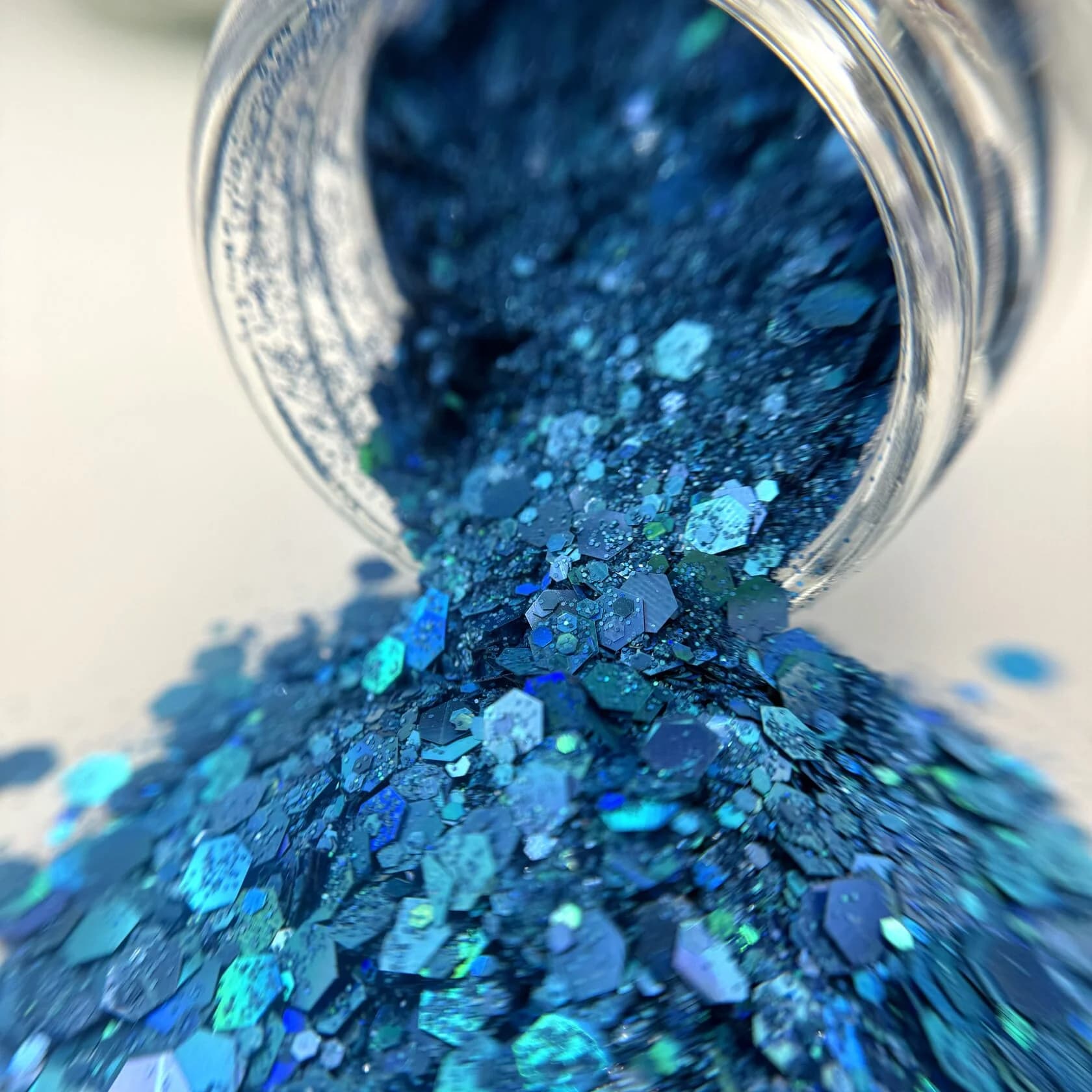 https://tvoryznamy.com/media/images/product/image_siPtxwS.webp