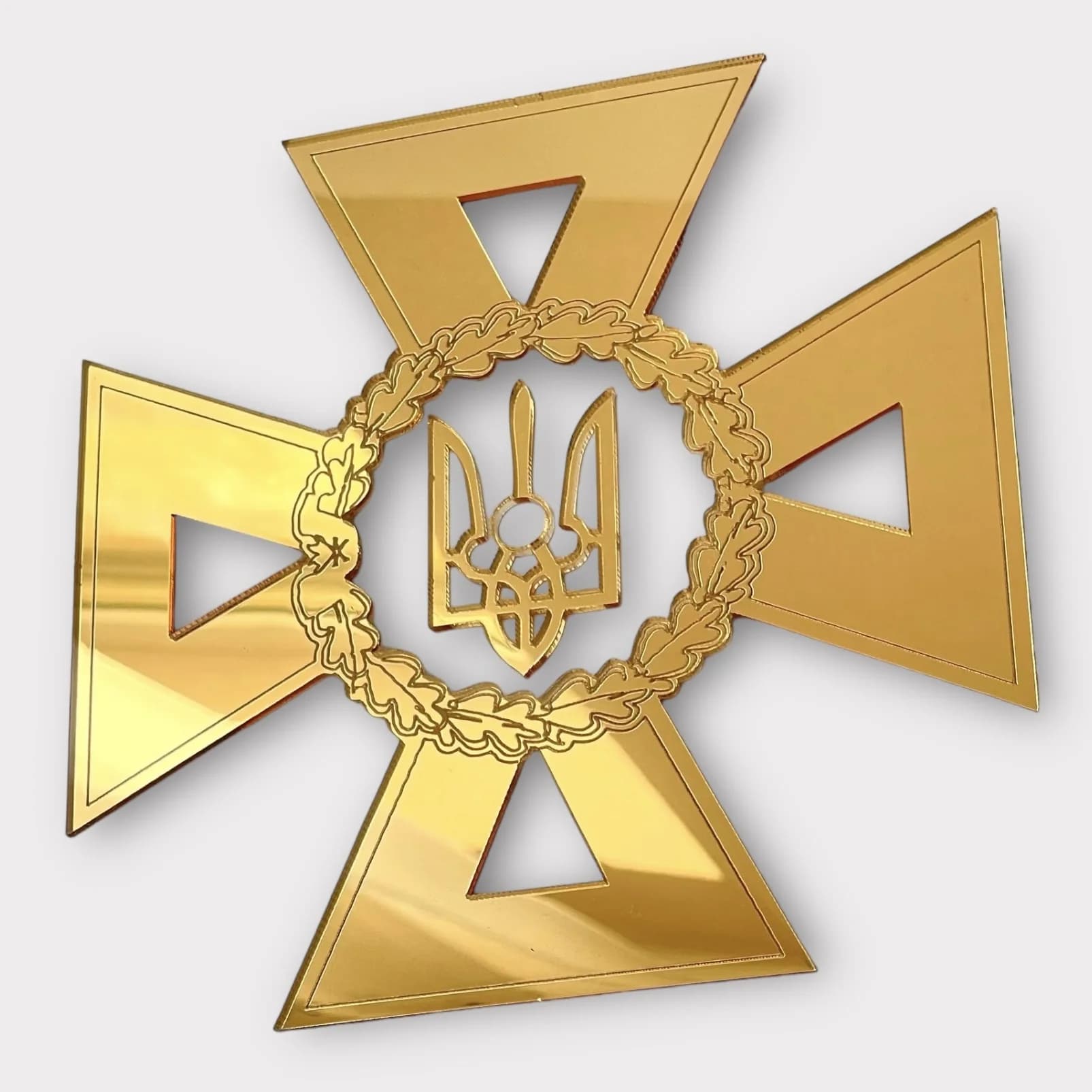 https://tvoryznamy.com/media/media/product/1759474732.4024913.image.webp