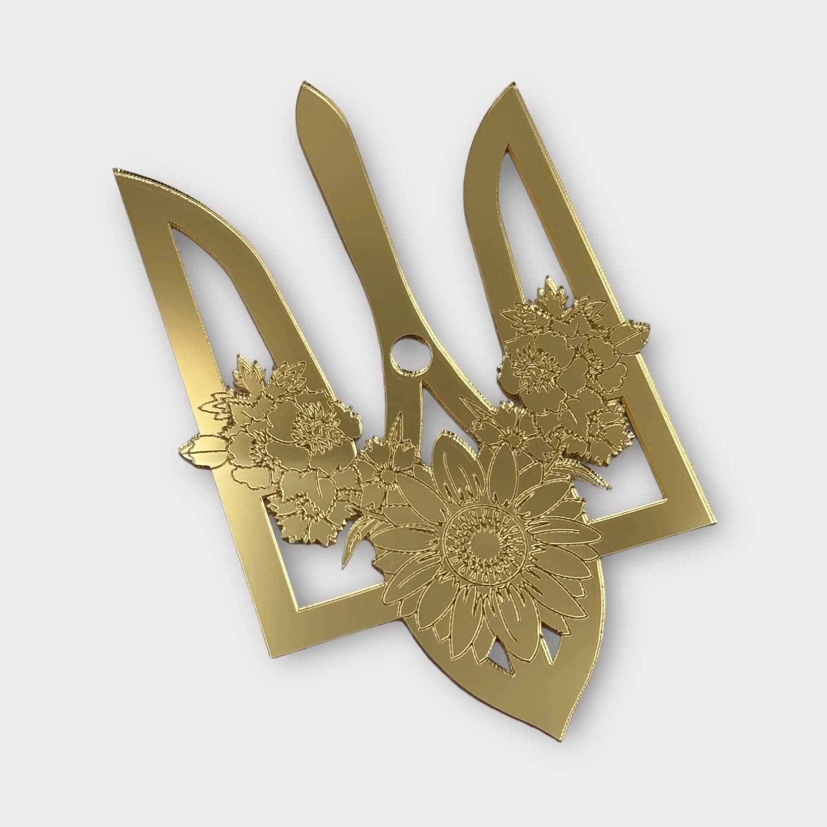 https://tvoryznamy.com/media/media/product/1763754810.5586278.image.webp