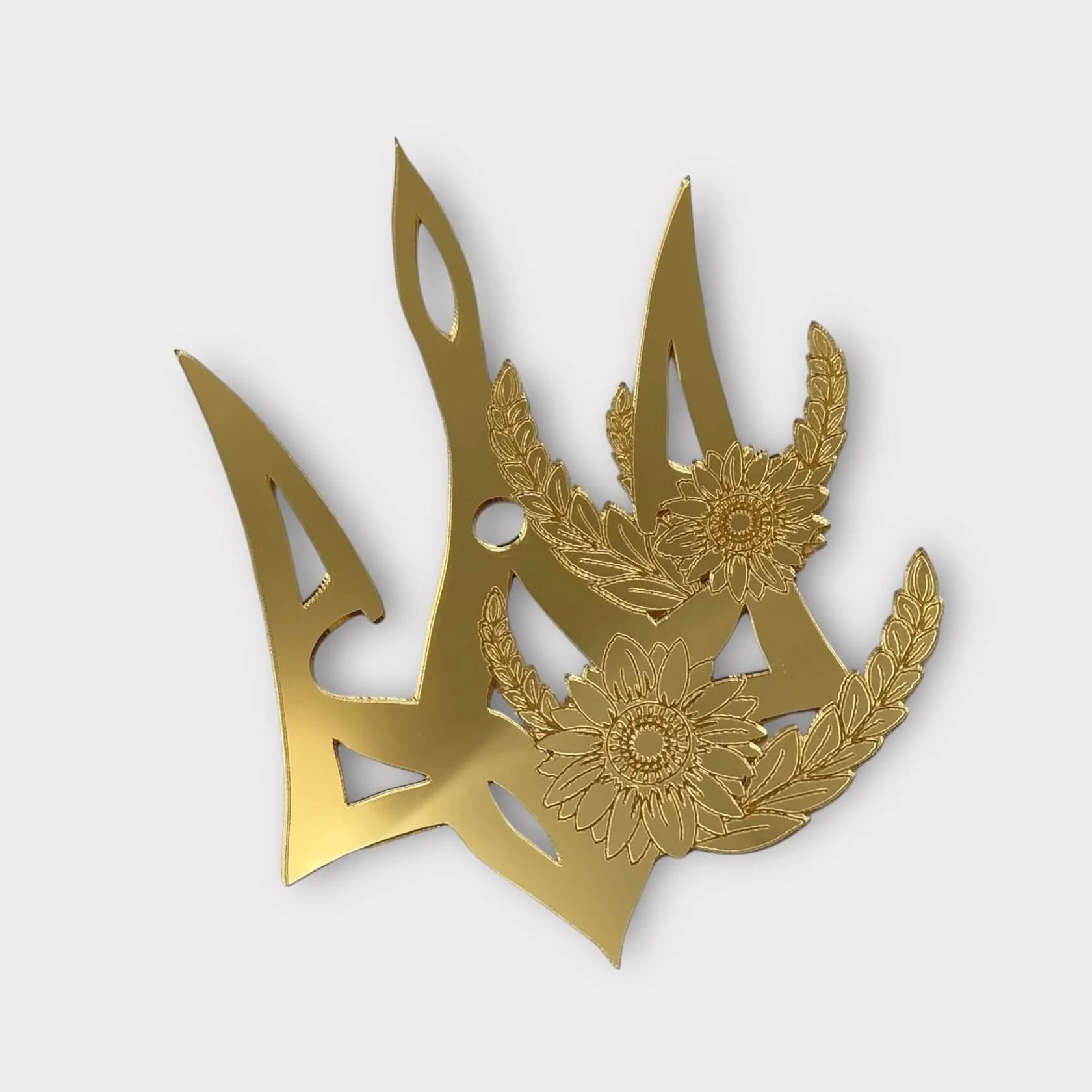 https://tvoryznamy.com/media/media/product/1763755050.4958615.image.webp