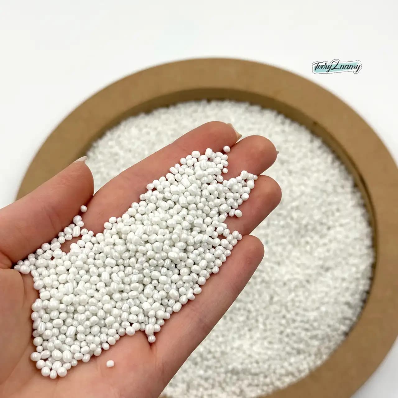 https://tvoryznamy.com/media/media/product/0B636364-0A27-4E3C-A184-6EF96B5A9924.webp
