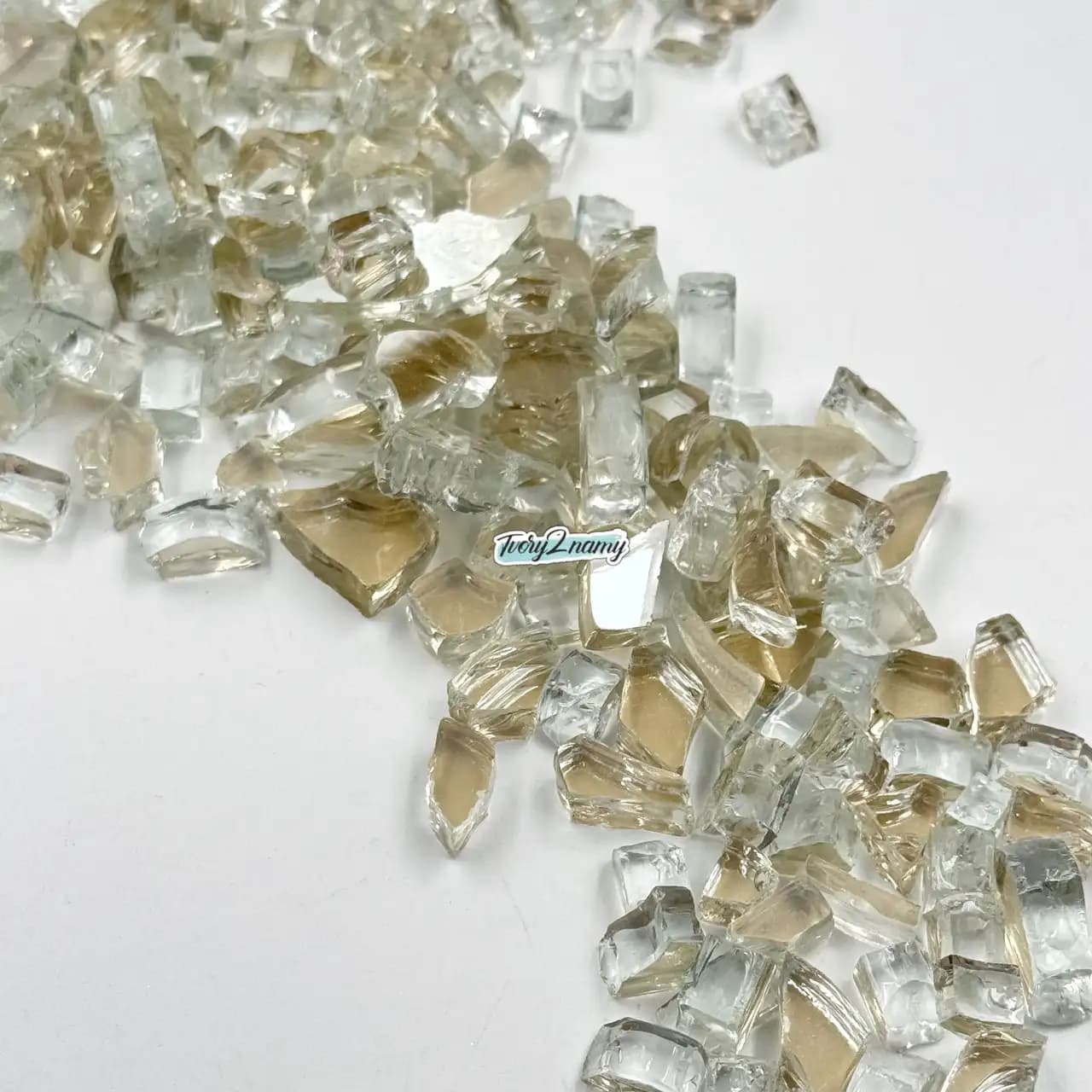 https://tvoryznamy.com/media/media/product/C3E300F3-C99A-4BF1-B009-7E177A767627.webp